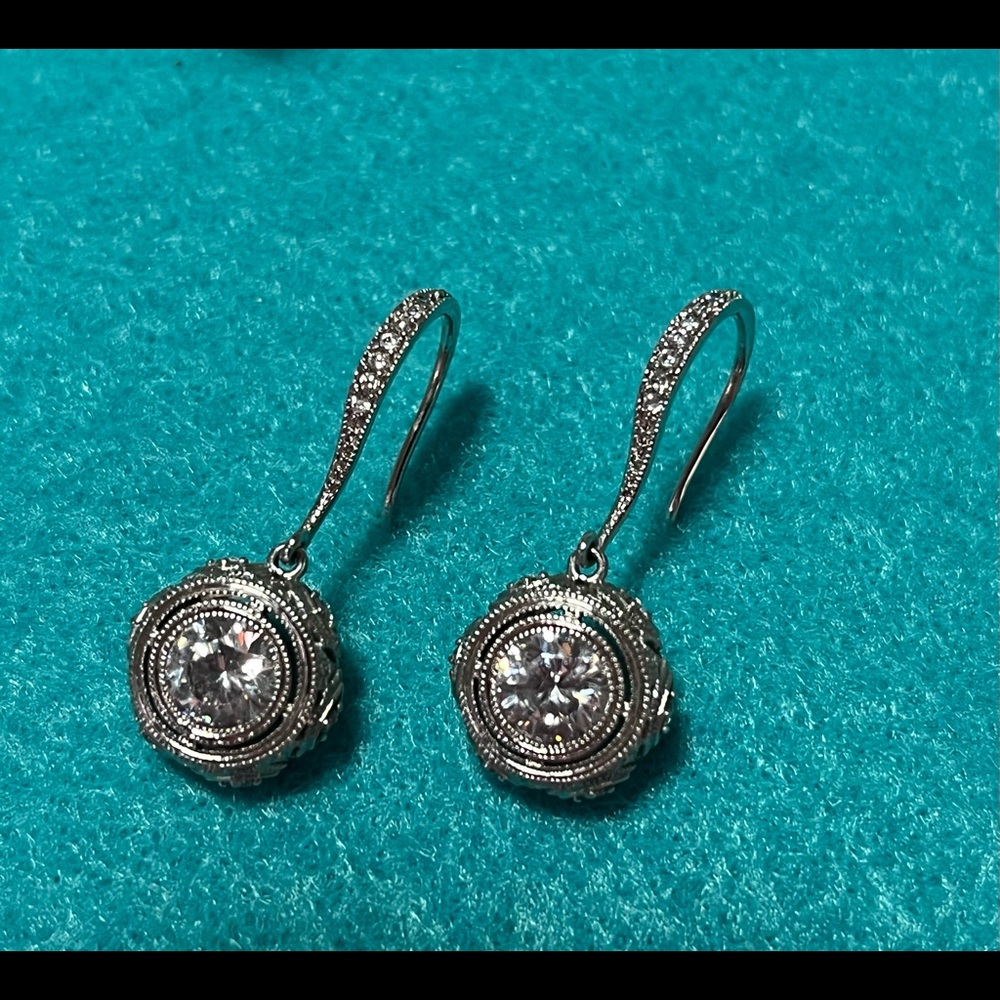 Sterling Silver Earrings with Crystal Stone🌹